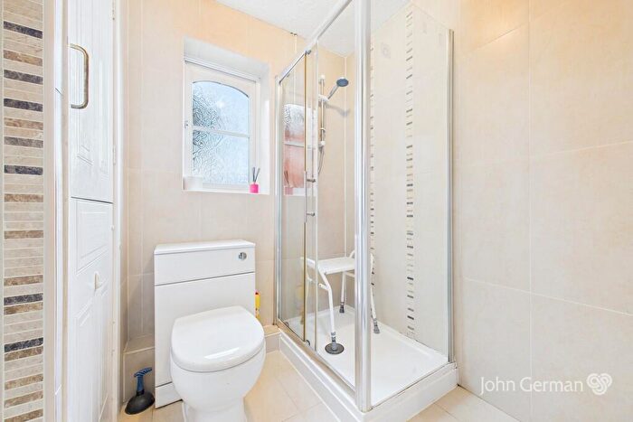 1 Bedroom Flat For Sale In Derwent Close, Burton-on-Trent, DE14