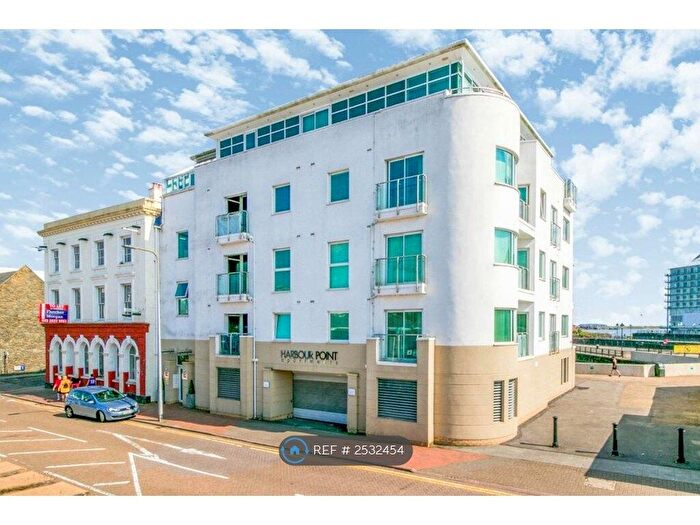 2 Bedroom Flat To Rent In Stuart Street, Cardiff, CF10