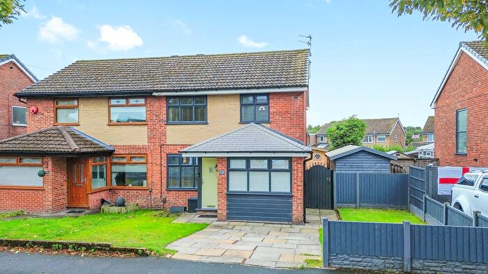 3 Bedroom Semi-Detached House For Sale In Abinger Road, Ashton-In-Makerfield, WN4
