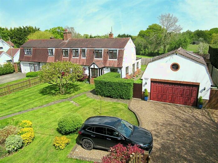 3 Bedroom Semi-Detached House For Sale In Epping Green, Hertford, SG13