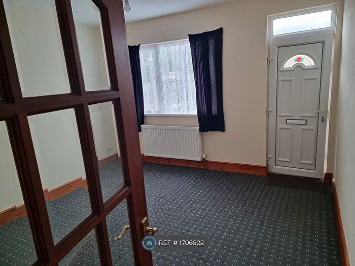 2 Bedroom Terraced House To Rent In Kimberworth, Rotherham, S61