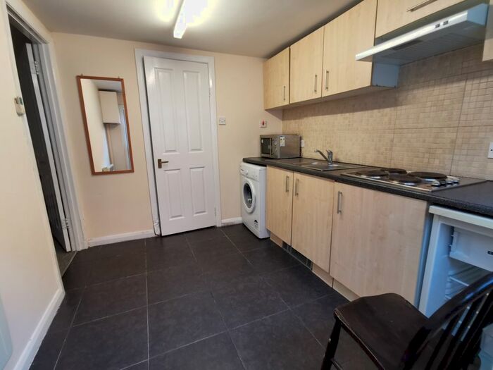 Studio To Rent In Northview Crescent, Neasden, London NW10