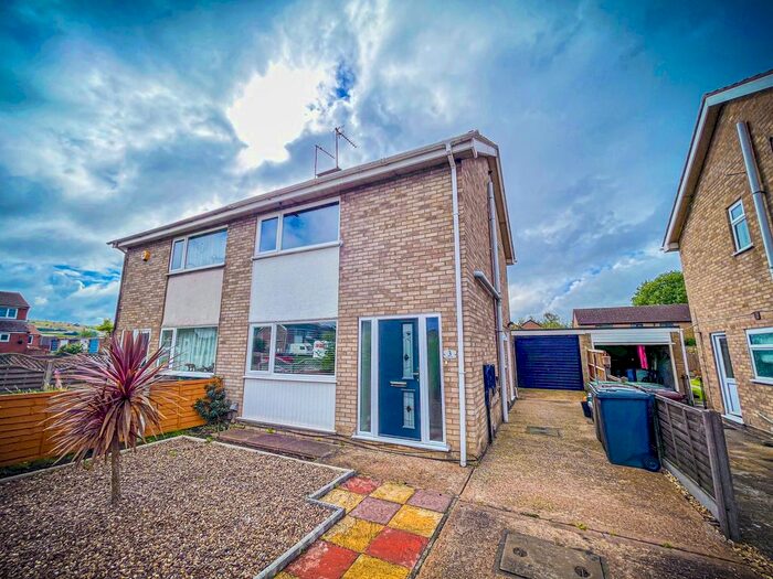 3 Bedroom Semi-Detached House To Rent In Foyle Close, Lincoln, LN5