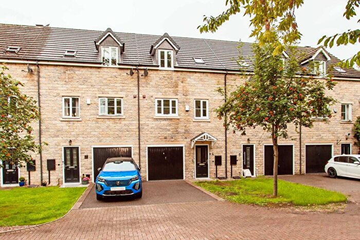 3 Bedroom Terraced House For Sale In Staunton Close, Chesterfield, S40