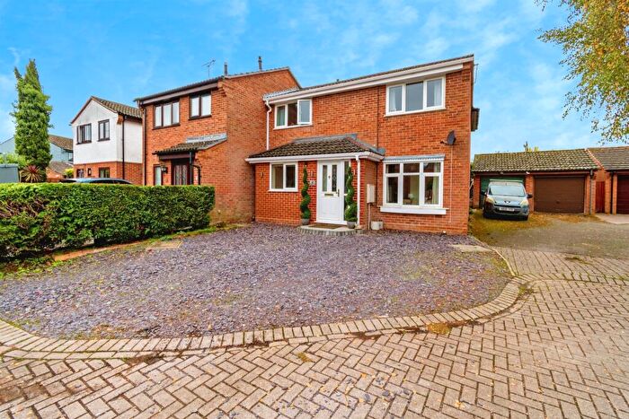 3 Bedroom Semi-Detached House For Sale In Sydmanton Road, Romsey, SO51