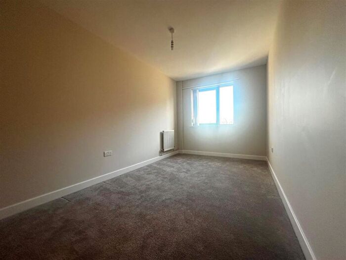 2 Bedroom Flat To Rent In Clarence Row, Gravesend, DA12
