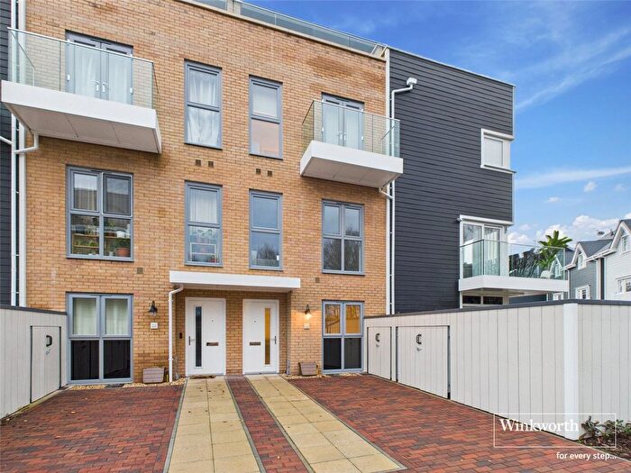 4 Bedroom Town House To Rent In Lanesborough Street, Reading, Berkshire, RG2