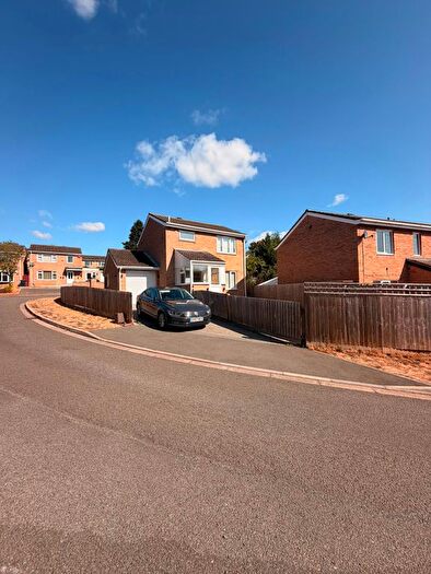 3 Bedroom Detached House To Rent In Ecton Park Road, Northampton, NN3