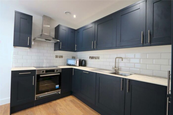 4 Bedroom Detached House To Rent In Westbourne Grove, Bristol, BS3