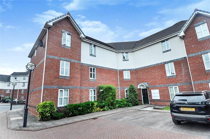 2 Bedroom Flat To Rent In Printers Close, Manchester, M19