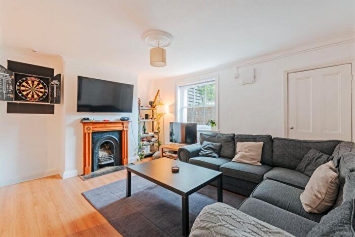 5 Bedroom House To Rent In Kitcat Terrace, Bow, E3