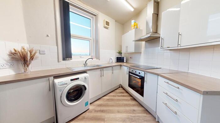 5 Bedroom Flat To Rent In Spekeland Road, Wavertree, L7