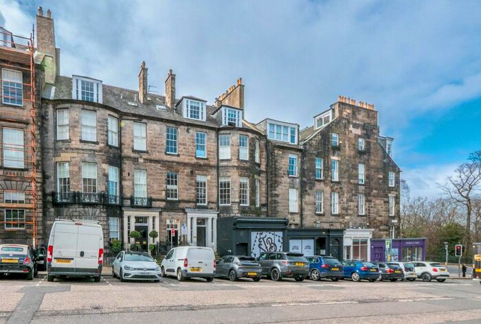 3 Bedroom Flat To Rent In North Castle Street, Edinburgh, EH2