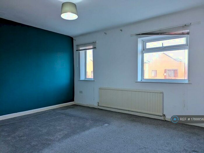 2 Bedroom Terraced House To Rent In Brown Street, Salford, M6