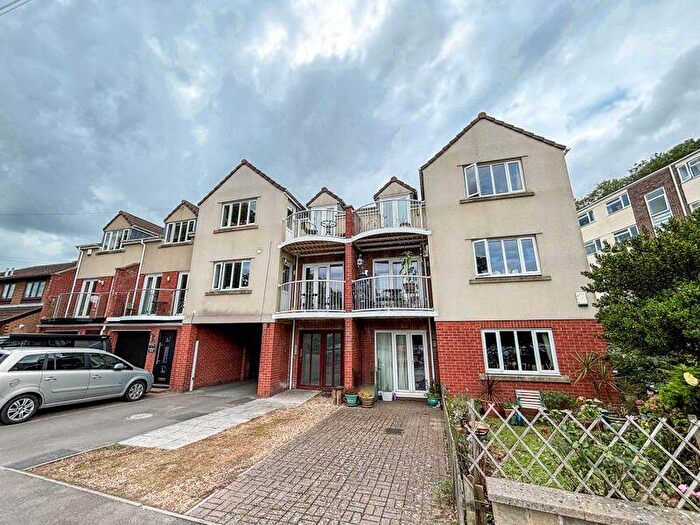 2 Bedroom Flat To Rent In Salthouse Road, Clevedon, BS21