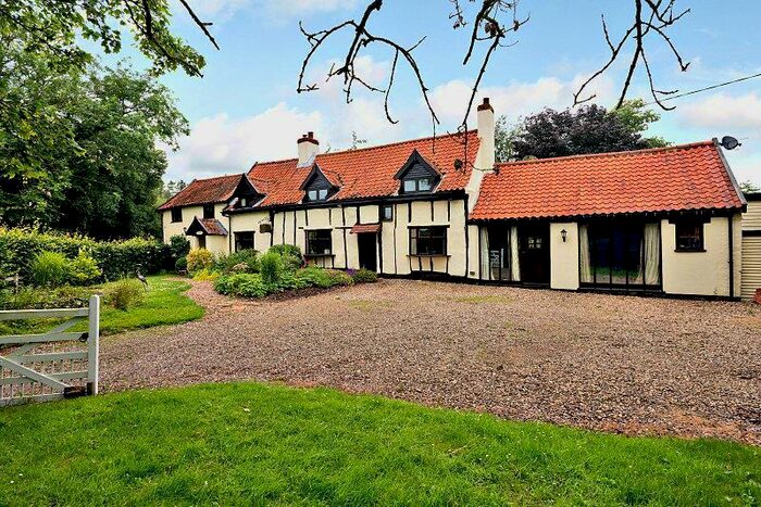 5 Bedroom Character Property To Rent In Sawyers Lane, Suton, Wymondham, NR18