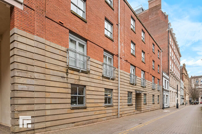 1 Bedroom Apartment For Sale In St James Mansions, Mount Stuart Square, CF10