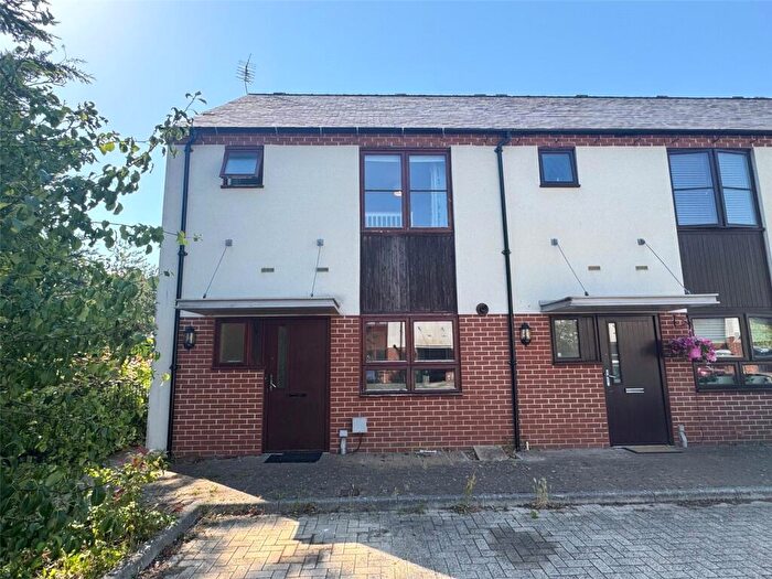 3 Bedroom End Of Terrace House To Rent In Hollies Court, Basingstoke, Hampshire, RG24