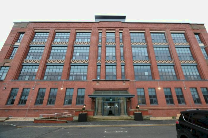 2 Bedroom Flat To Rent In Inverlair Avenue, Glasgow, G43