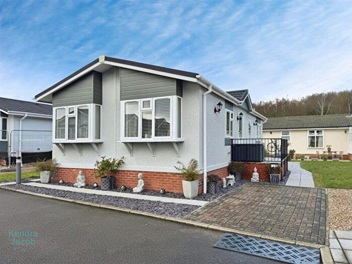 2 Bedroom Detached Bungalow For Sale In Wellow Road, Ollerton, Newark, NG22