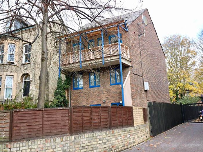 2 Bedroom Apartment To Rent In Carlyle Road, Cambridge, CB4