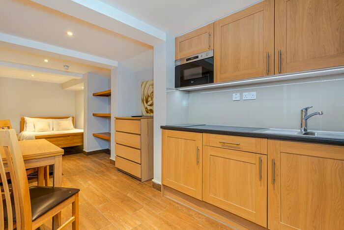 Studio To Rent In Courtfield Gardens, Earls Court SW5