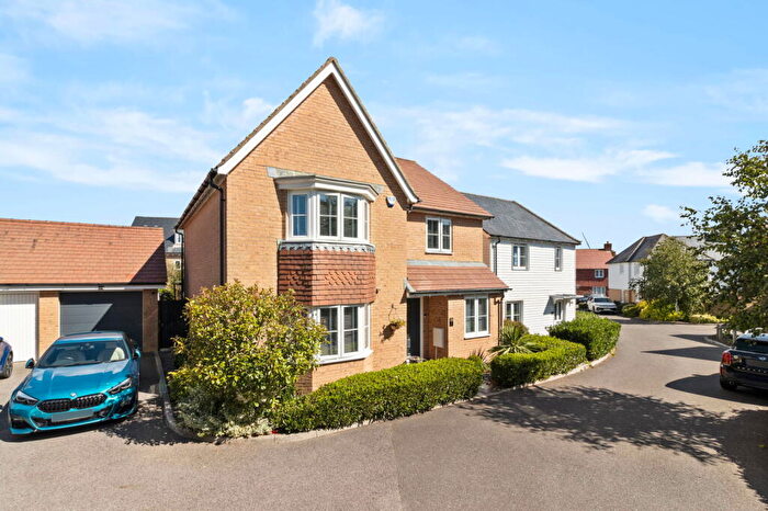 4 Bedroom Detached House For Sale In Gatcombe Crescent, Polegate, East Sussex, BN26