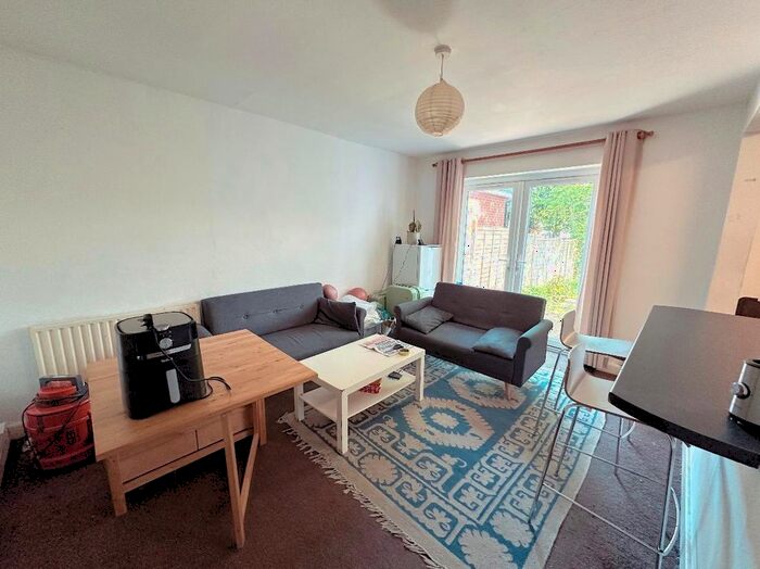 5 Bedroom Property To Rent In Gipsy Lane, Headington, Oxford, OX3