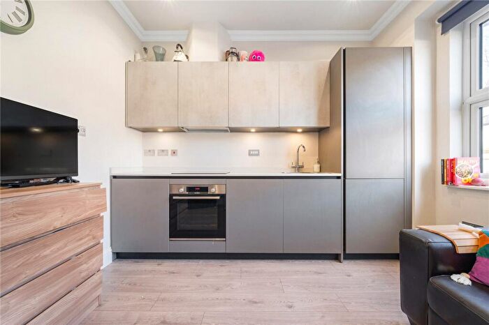 1 Bedroom Apartment For Sale In Lordship Lane, London, SE22