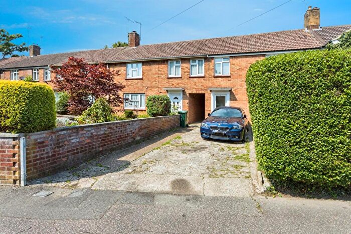 3 Bedroom Terraced House For Sale In Steyning Close, Crawley, RH10