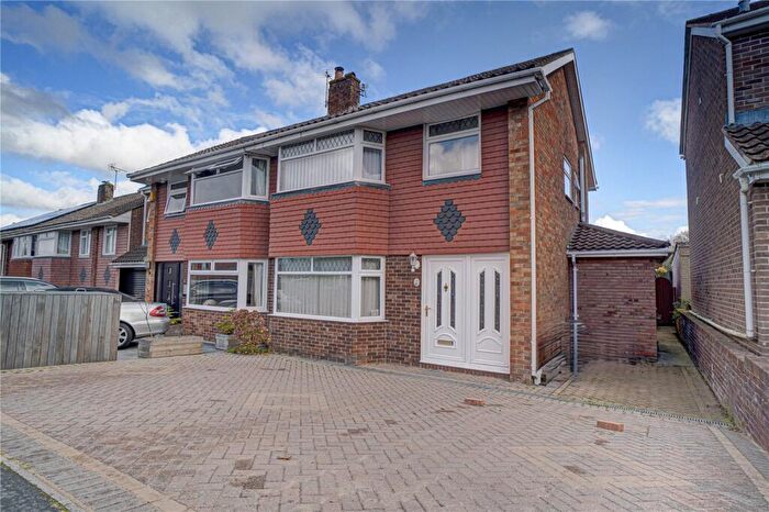 3 Bedroom Semi Detached House For Sale In Buckingham Road, Lawns, Swindon, Wiltshire, SN3