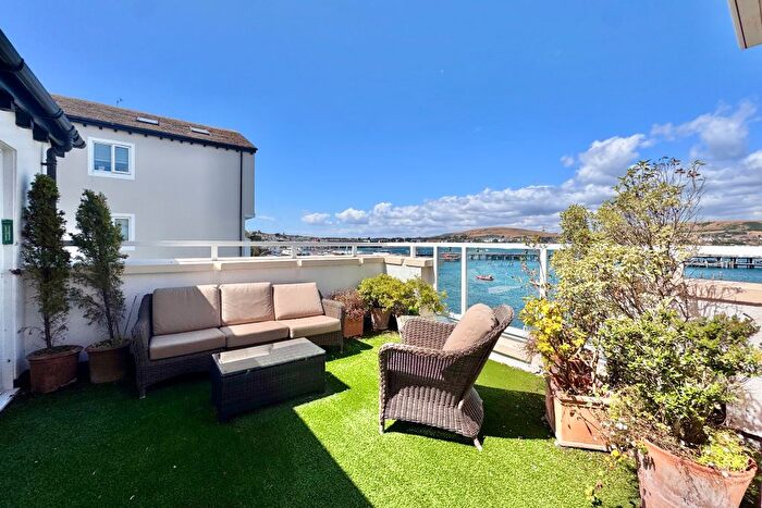 1 Bedroom Flat For Sale In Peveril Point Road, Swanage, BH19 - Photo 3