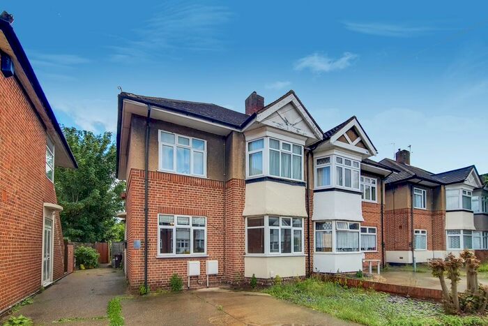 2 Bedroom Flat To Rent In Amesbury Road, Feltham, TW13