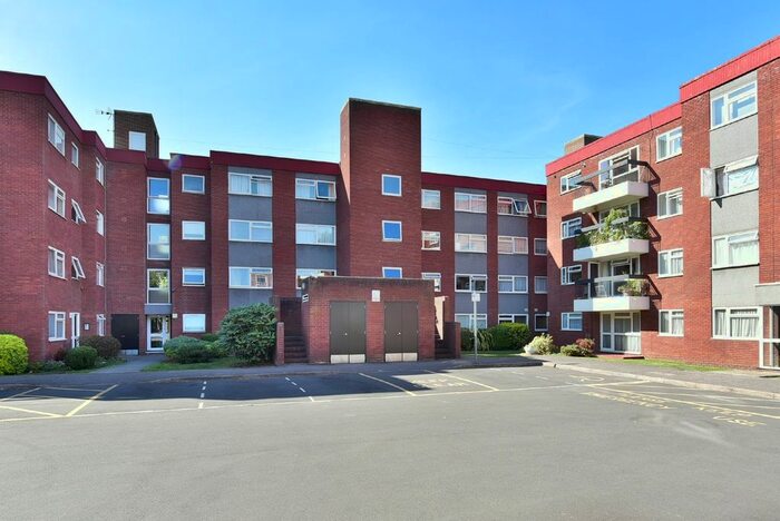 1 Bedroom Flat To Rent In Grange Gardens, Southgate, N14