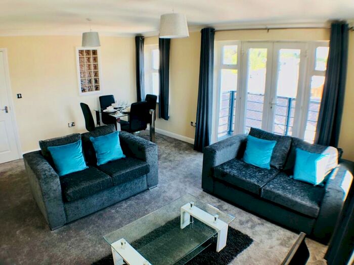 2 Bedroom Apartment To Rent In The Spires, Selden Hill, Hemel Hempstead, Hertfordshire, HP2