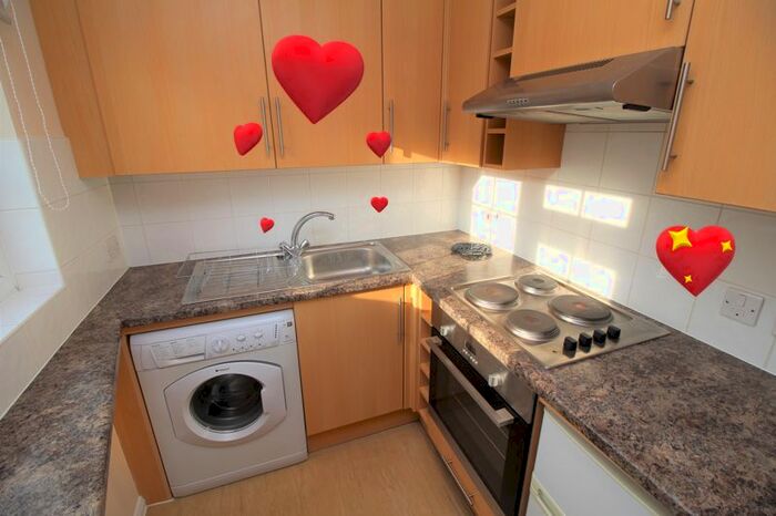 Studio To Rent In College Gardens, Wandsworth Common, SW17