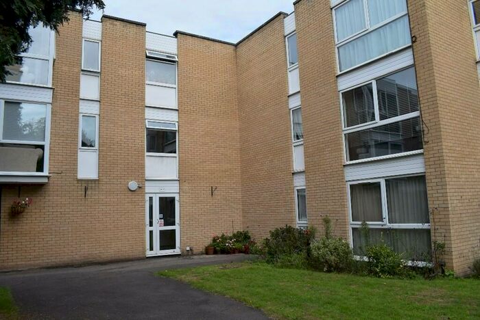 1 Bedroom Ground Flat To Rent In Winchester Close, London, EN1