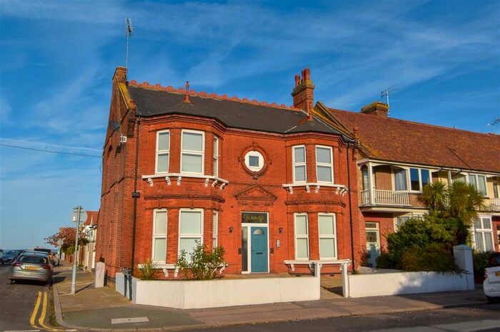 3 Bedroom Flat To Rent In Rancorn Road, Westbrook, Margate, CT9