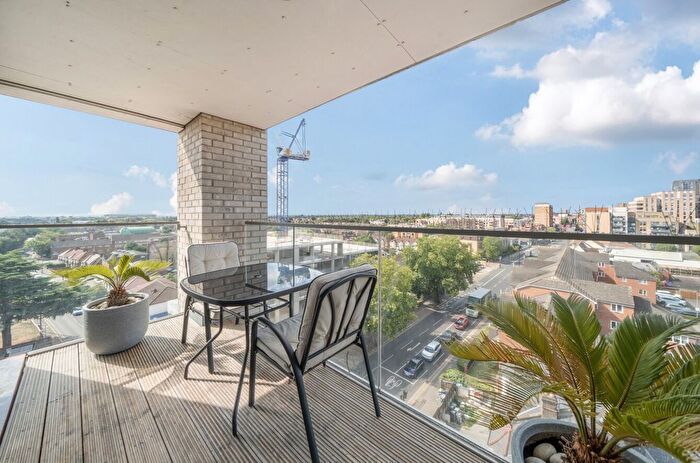 2 Bedroom Flat For Sale In Silchester Apartments, - London Road, Isleworth, TW7