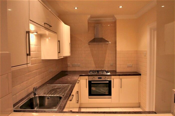 3 Bedroom End Of Terrace House To Rent In Ludlow Road, Feltham, Middlesex, TW13