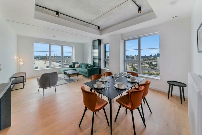 3 Bedroom Apartment To Rent In Douglass Tower, Goodluck Hope, London, E14