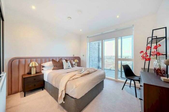 1 Bedroom Apartment To Rent In Thurlow Street, London, SE17