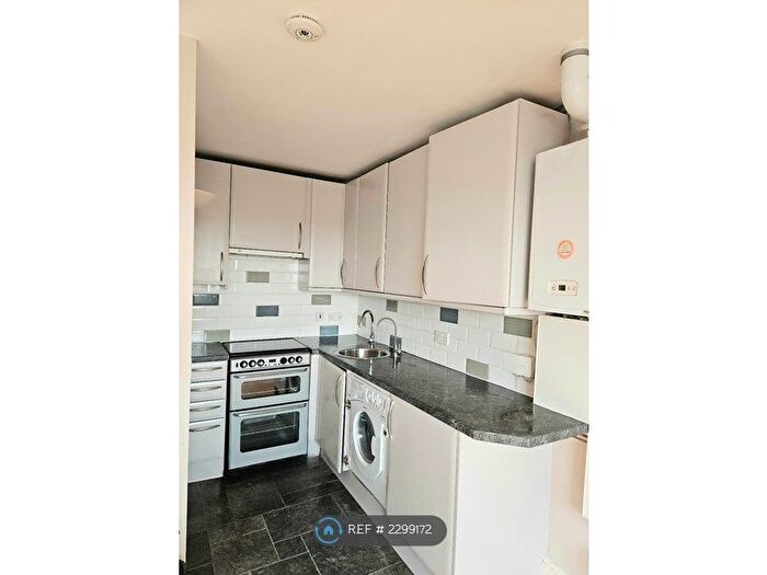 1 Bedroom Flat To Rent In Brook Green, London, W14