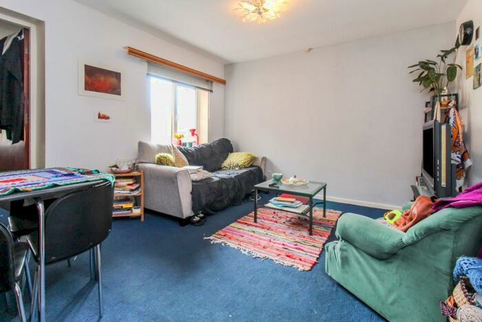 2 Bedroom Apartment To Rent In Otley Old Road, Leeds, LS16