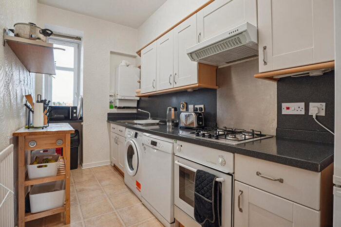 2 Bedroom Flat For Sale In / Clarendon Place, Glasgow, G20