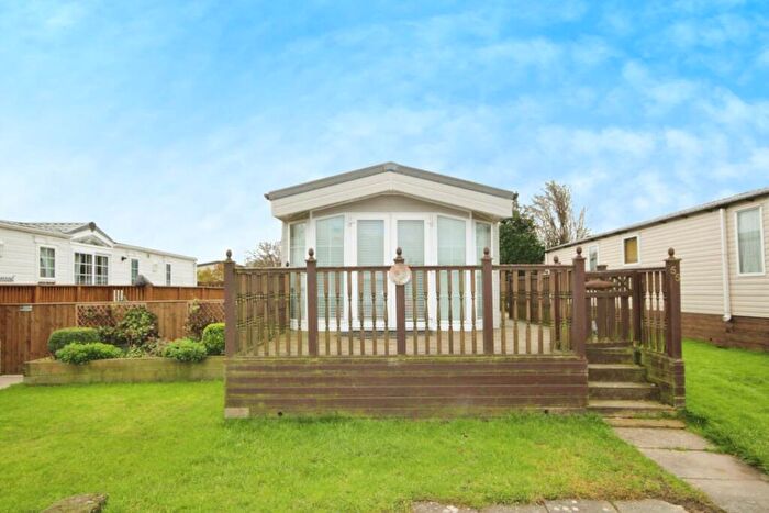 2 Bedroom Park Home For Sale In Burley Bank Road, Killinghall, Harrogate, HG3
