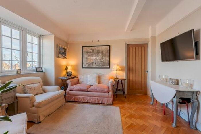 2 Bedroom Flat To Rent In Macaulay Road, London, SW4