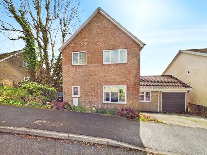 3 Bedroom Link Detached House For Sale In Trevanion Road, Liskeard, PL14