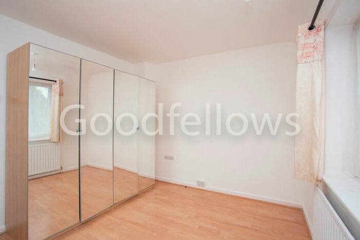 3 Bedroom Detached House To Rent In Shaftesbury Road, Carshalton, Surrey, SM5