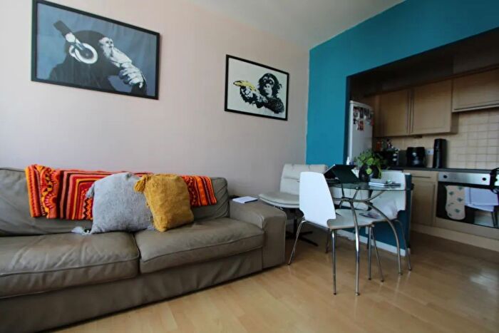 2 Bedroom Flat To Rent In Newington Causeway, London, SE1